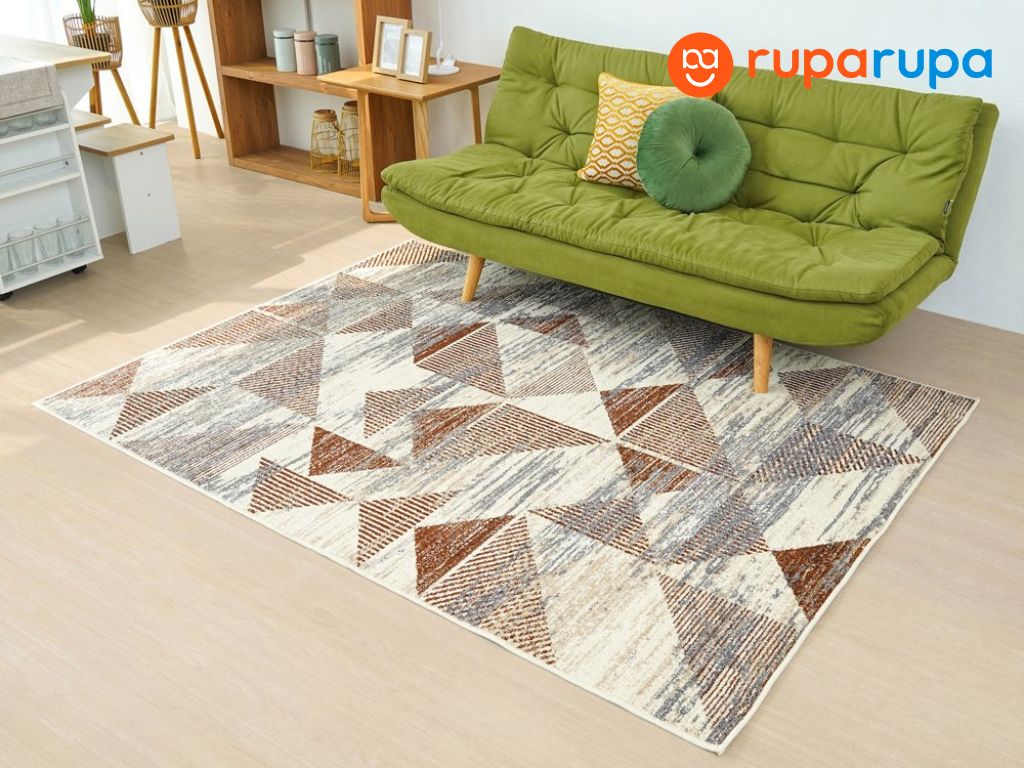 karpet bercorak penuh warna