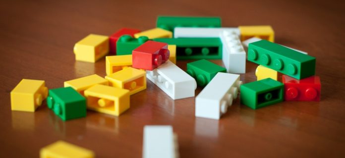 manfaat bermain lego