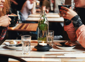 Perbedaan Manfaat Minum Teh dan Kopi