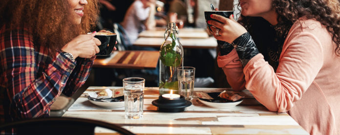 Perbedaan Manfaat Minum Teh dan Kopi