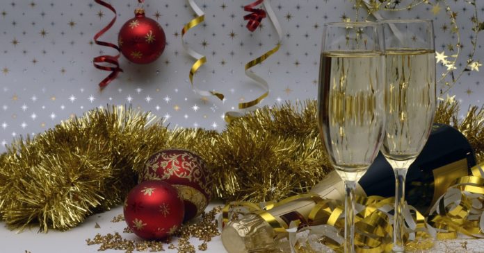 Tata Krama & Etika Ketika Hadir di Pesta Pribadi