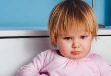 Bayi Sakit Tumbuh Gigi? Atasi dengan Batu Amber Baltik