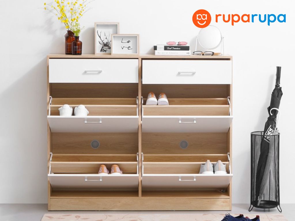 kabinet sepatu dengan pintu