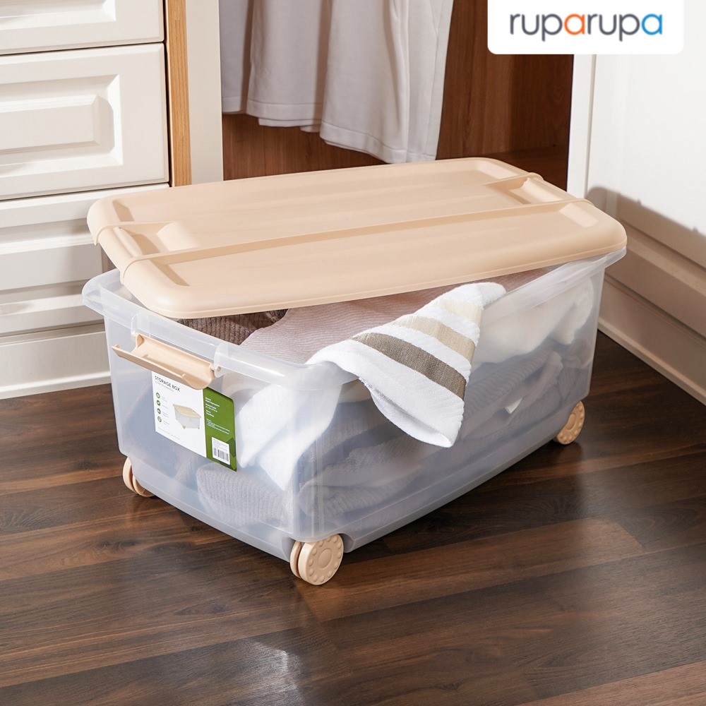 rumah bersih dengan kotak penyimpanan