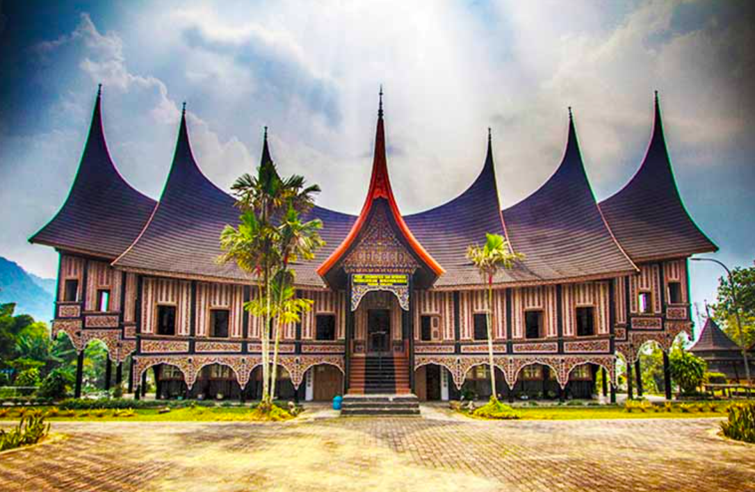 Mengenal Rumah Gadang Khas Minangkabau - Blog Ruparupa