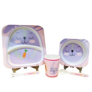 perlengkapan makan bayi