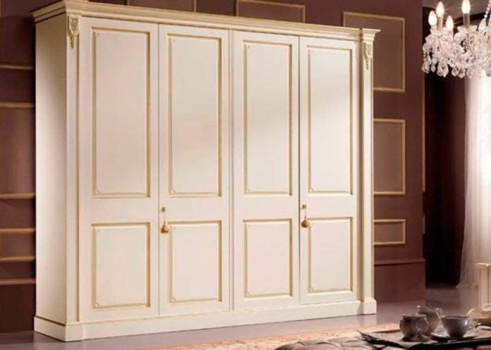 lemari pakaian 4 pintu