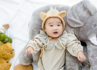 mainan bayi yang penuh edukasi