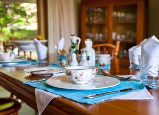 rak dinding dapur minimalis