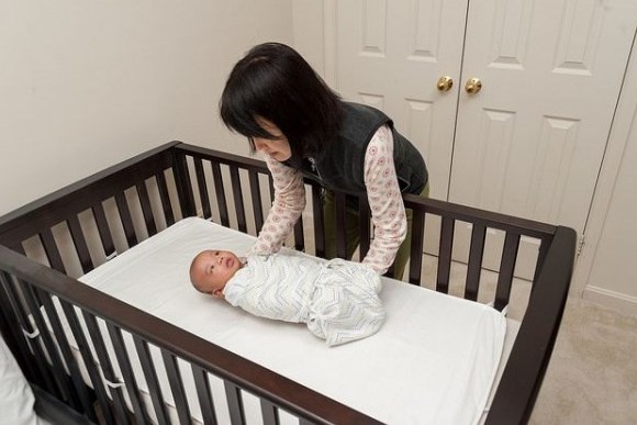 tempat tidur bayi & aksesoris