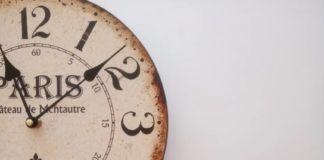 jam dinding minimalis