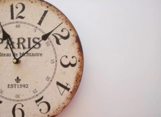 jam dinding minimalis