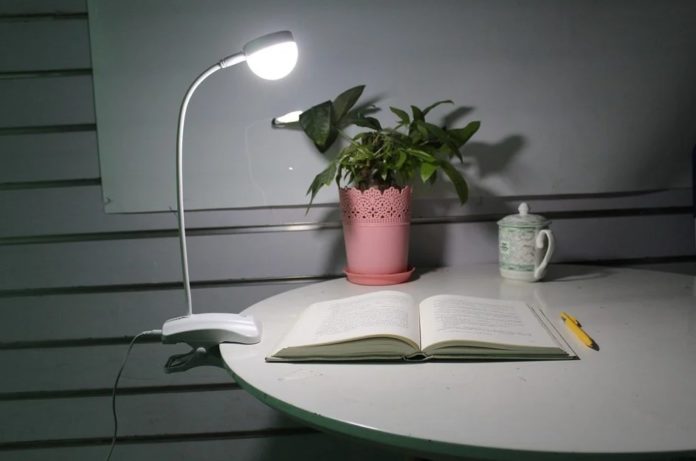 lampu meja belajar