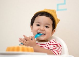 meja makan kursi bayi