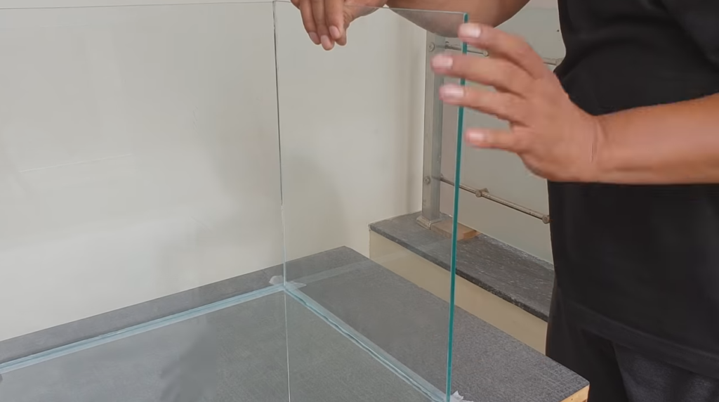 kaca untuk membuat aquarium