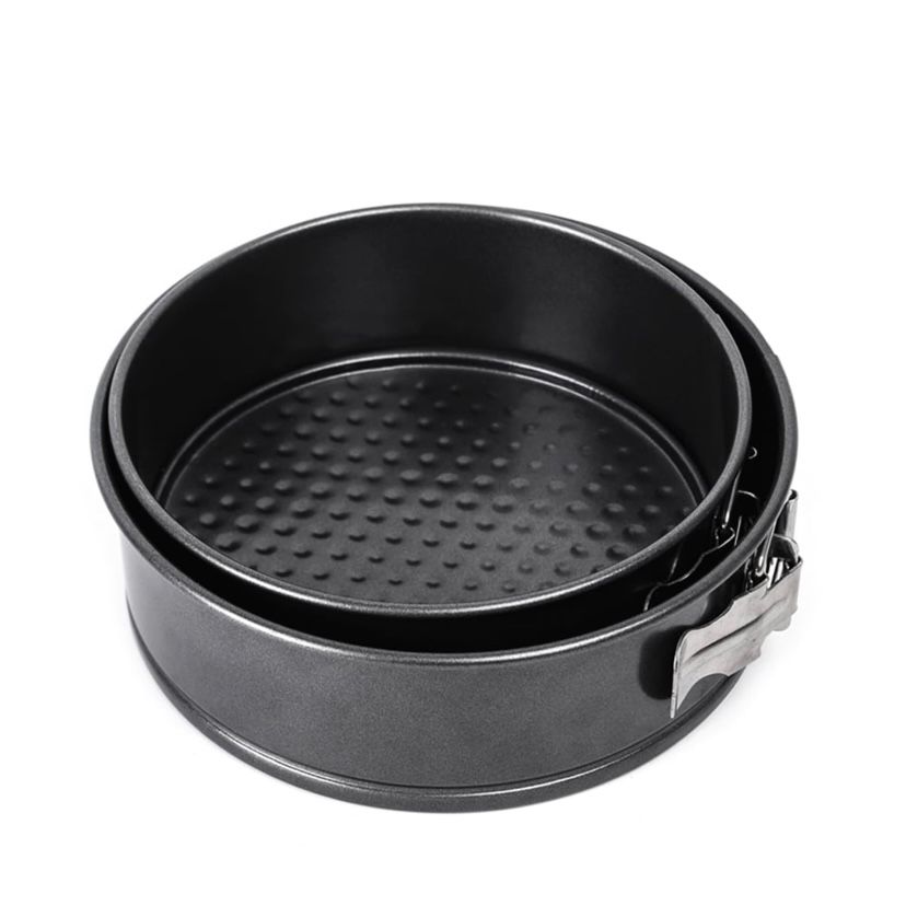 Loyang kue bolu berukuran medium