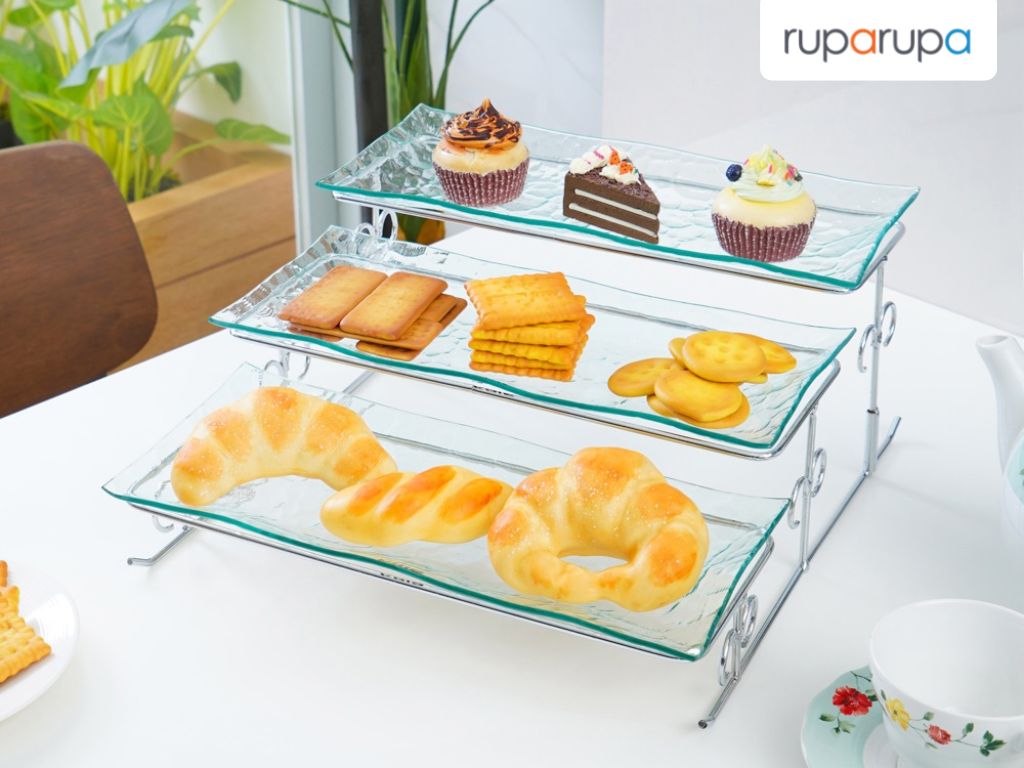 Nampan tingkat untuk meletakkan kue yang sudah matang