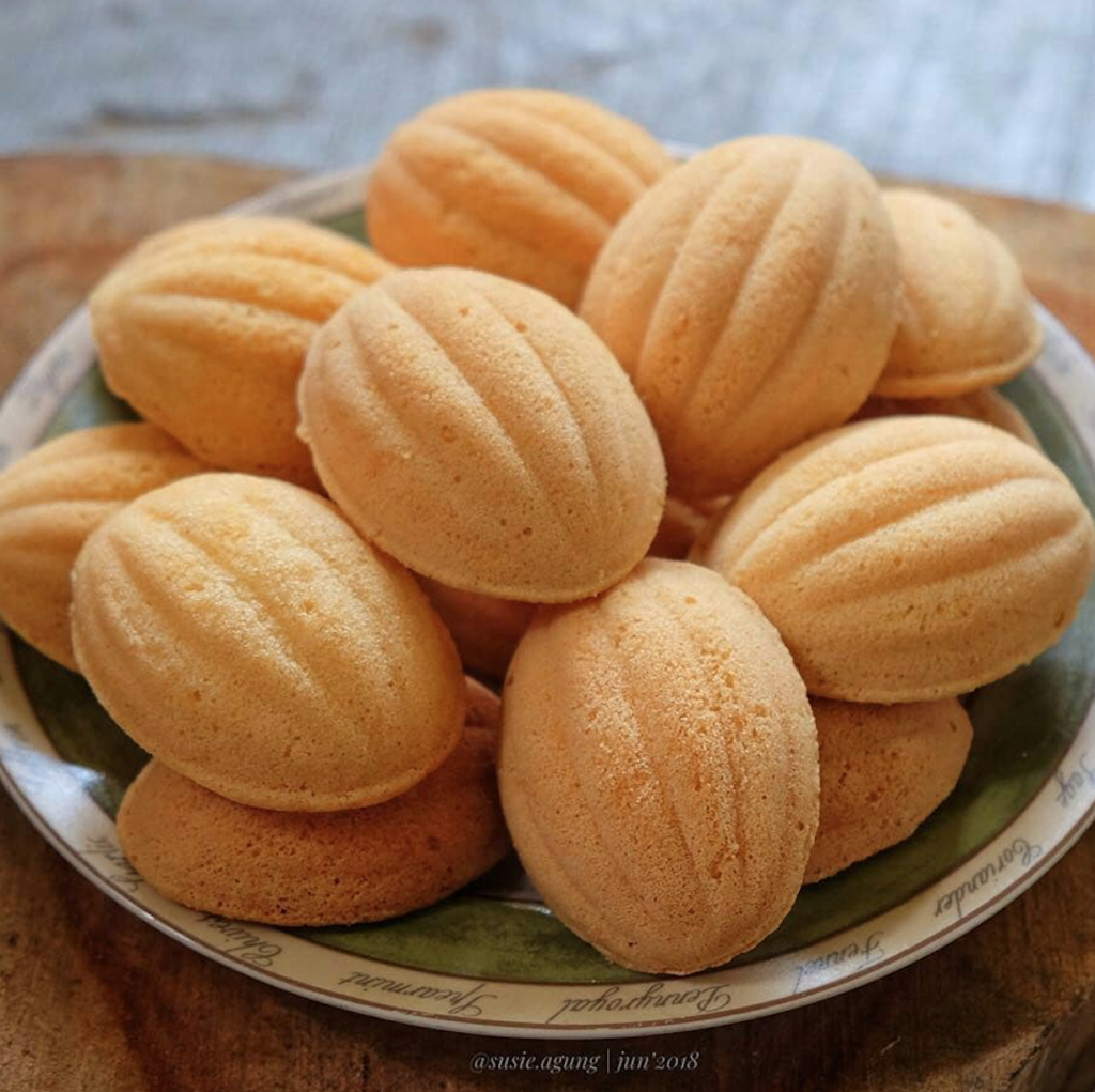 Kue Kering Bolu Klemben
