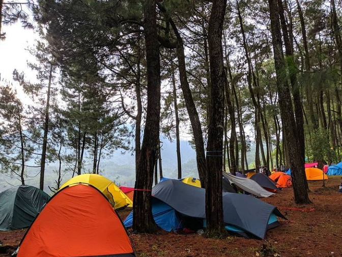 tempat camping di bukit si kabayan