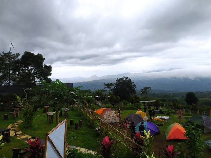 tempat camping di lembah salak