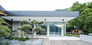 rumah minimalis dengan jendela geser