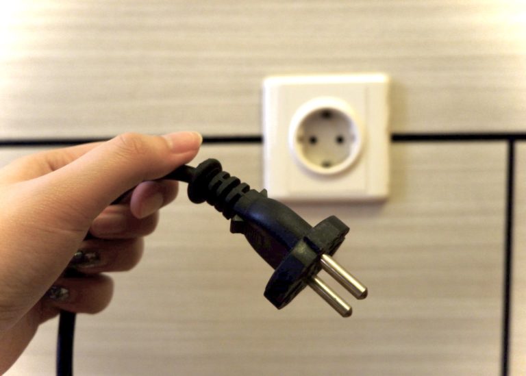 25 Cara Menghemat Listrik agar Tagihan dapat Berkurang Blog Ruparupa