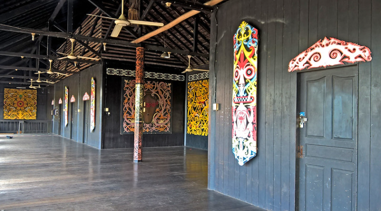 rumah adat kalimantan