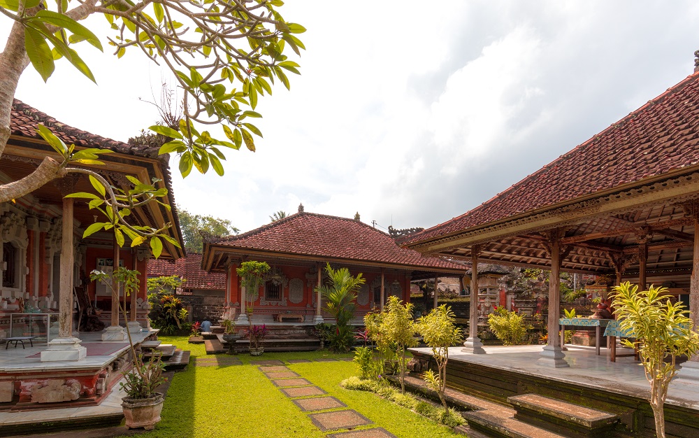 rumah adat bali