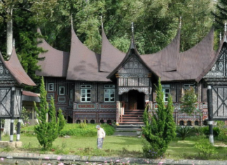 rumah adat gadang