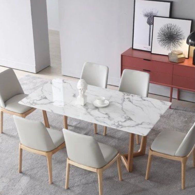 Meja marble akan membuat kesan menawan