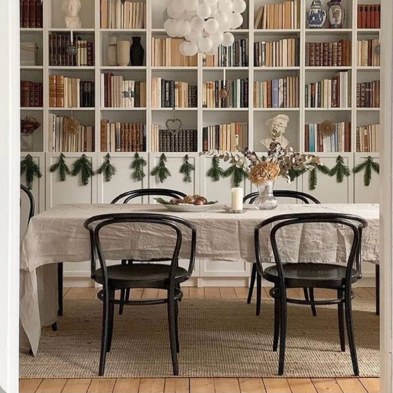 Desain ruang makan yang cocok bagi pecinta buku 