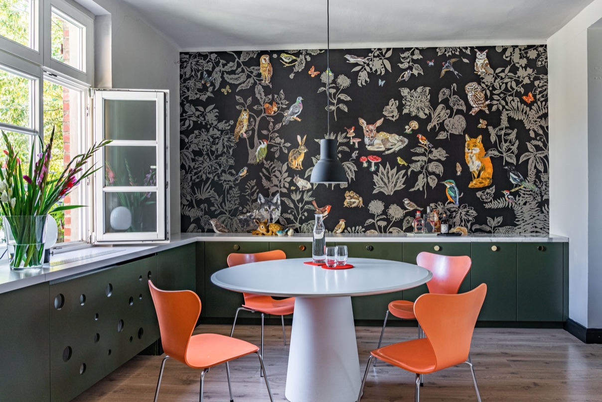wallpaper dinding ruang makan minimalis