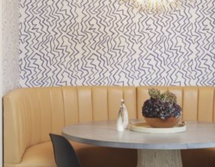 wallpaper dinding ruang makan minimalis