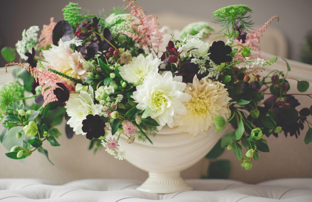 20 Ide Penataan Bunga di Ruang Tamu - Blog ruparupa