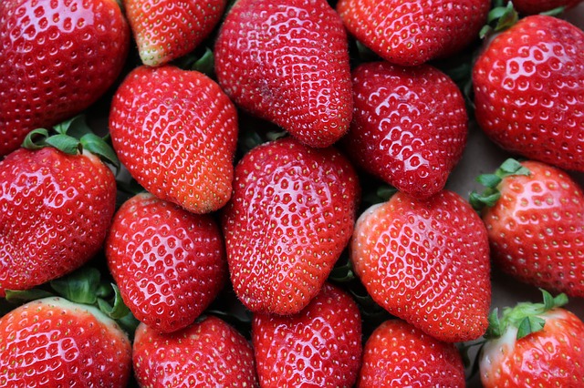 Strawberries buah sumber vitamin c