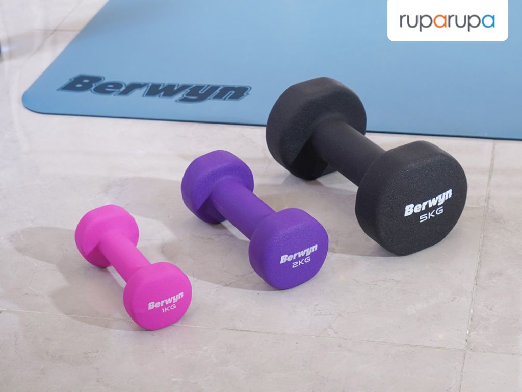 Pilihlah dumbbell dengan ukuran berat yang tepat