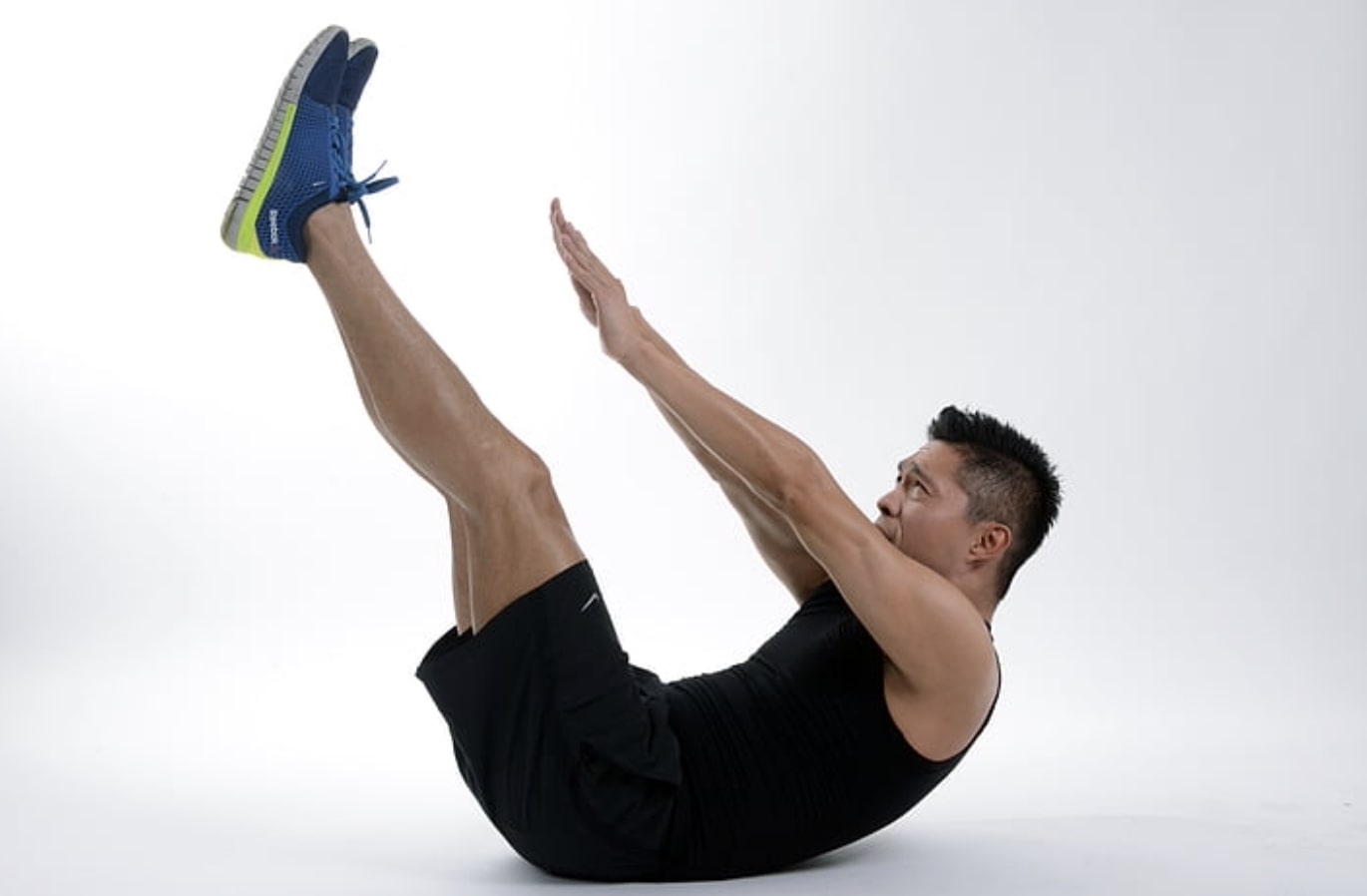 olahraga mengecilkan perut vertical leg crunch
