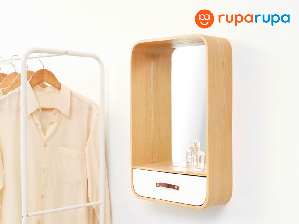 cermin kayu dekorasi ruang tamu