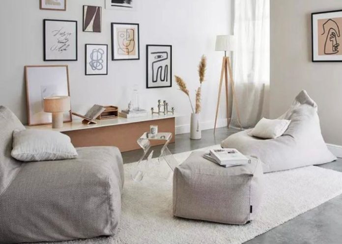 dekorasi ruang keluarga tanpa sofa