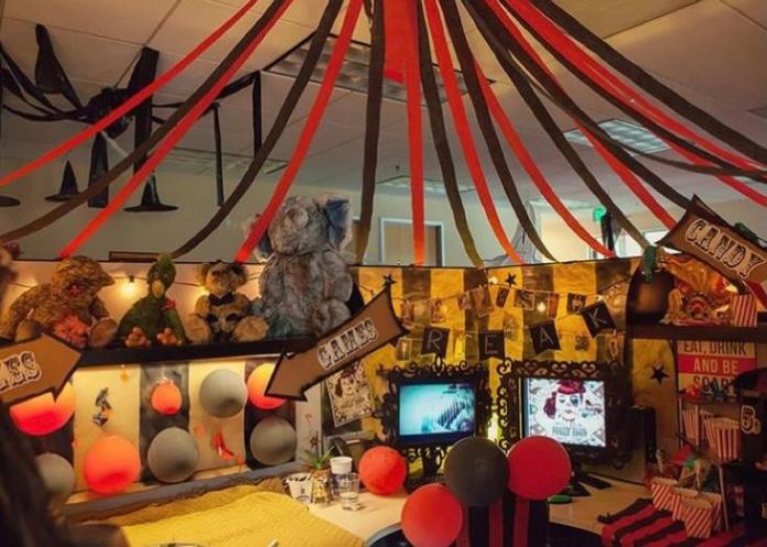 ide acara halloween kantor