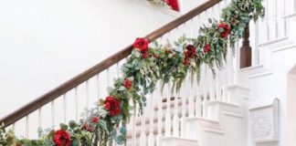 dekorasi railing tangga natal
