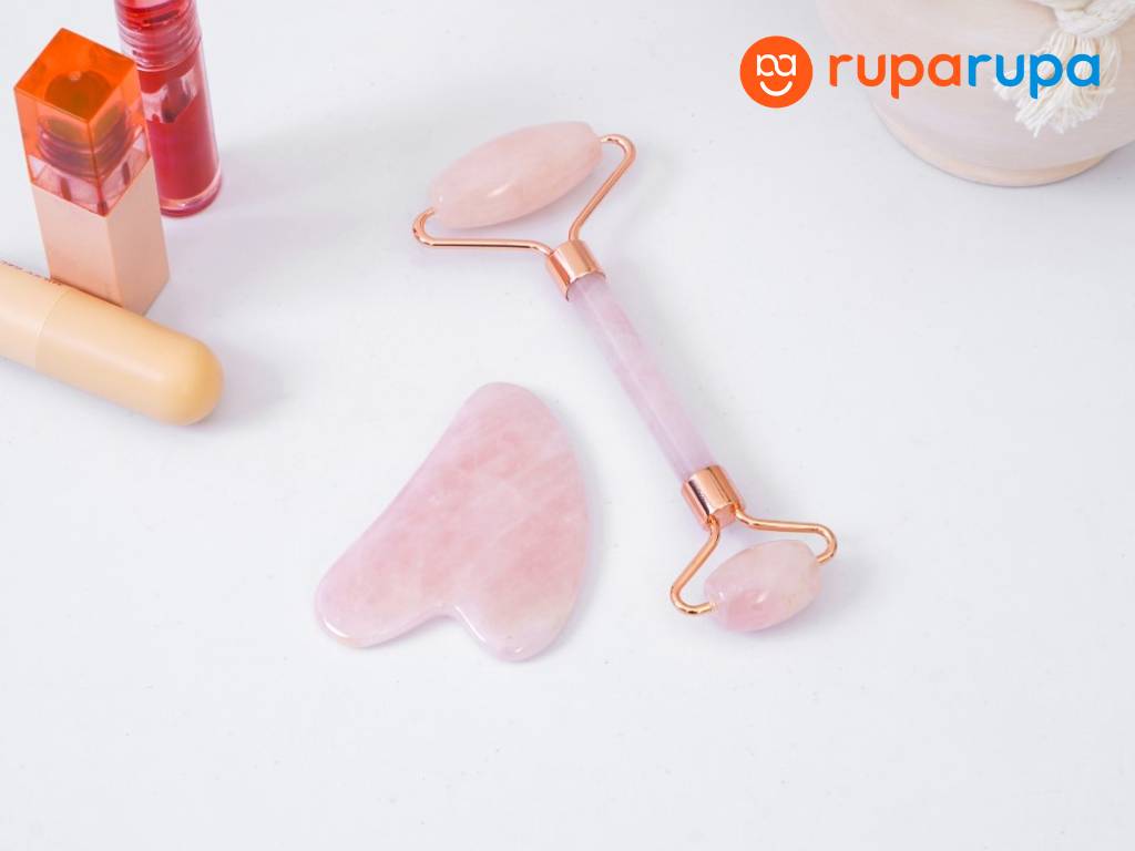 Ataru Set 2 Pcs Roller & Gua Sha Rose Quart