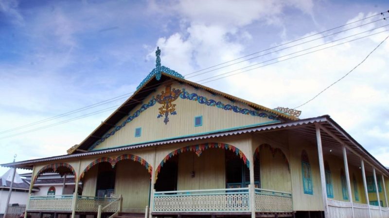 rumah adat paser