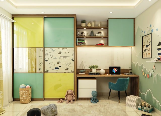 lemari pintu geser dengan meja