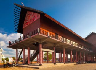 rumah adat kalimantan timur