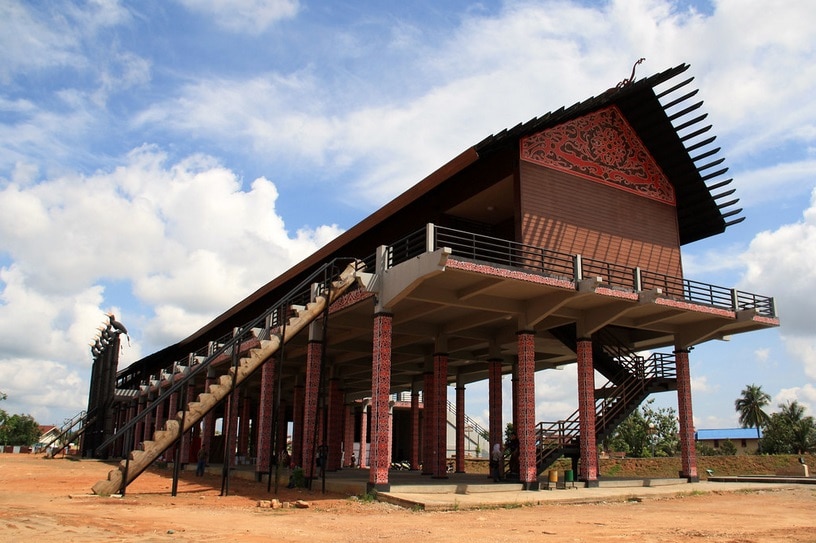 rumah adat kalimantan timur