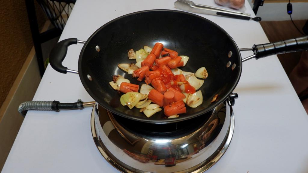 Masukkan bumbu sosis bakar