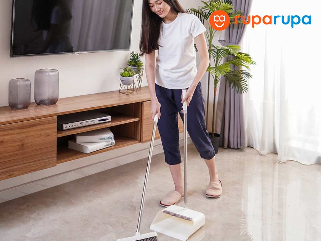 cara menyapu lantai