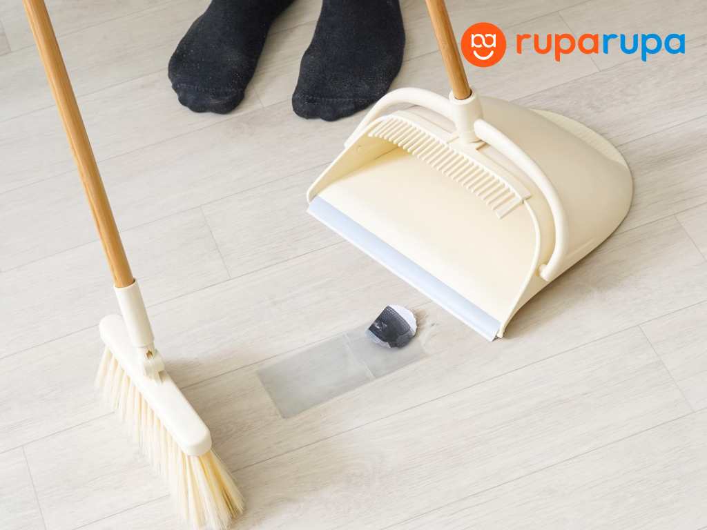cara menyapu rumah