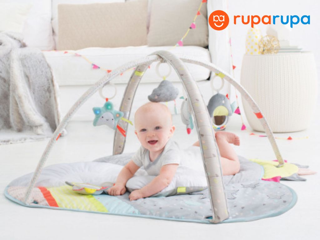 mainan bayi gantung usia 4-6 bulan